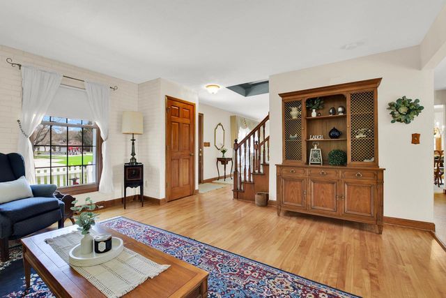 766 Kingston COURT, Hartland, WI 53029