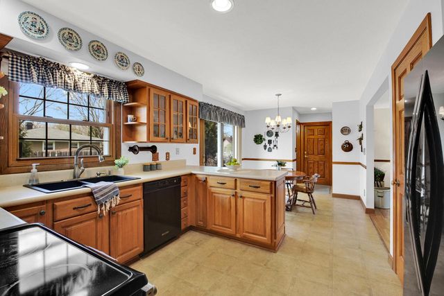 766 Kingston COURT, Hartland, WI 53029