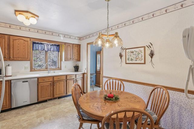 2500 Pinto Trail, Mcfarland, WI 53558