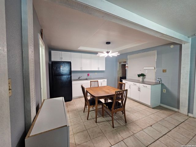 121 Hess, San Antonio, TX 78212