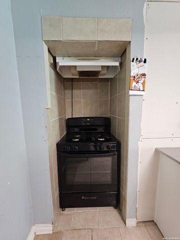 121 Hess, San Antonio, TX 78212