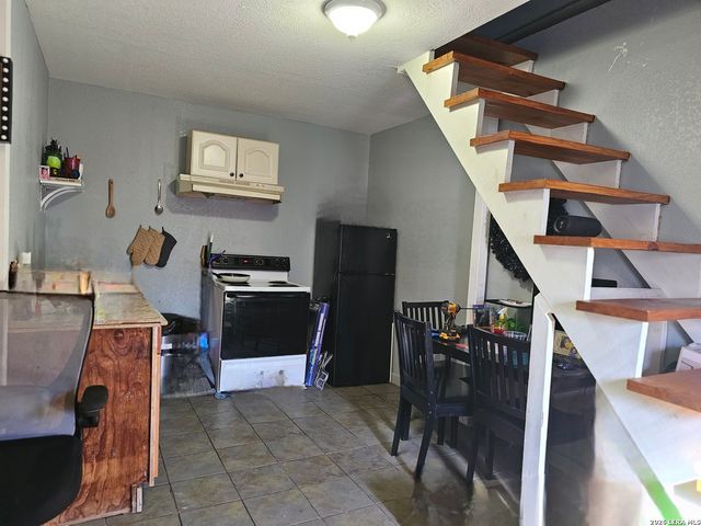 121 Hess, San Antonio, TX 78212