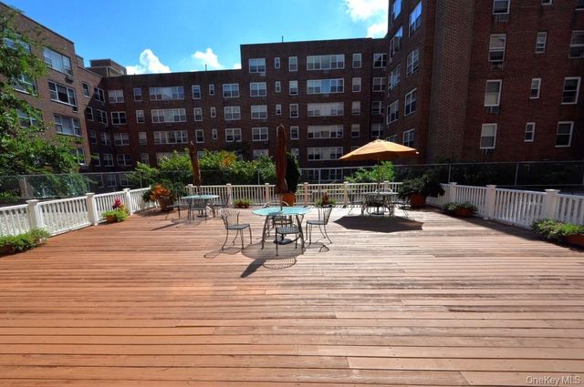 253 Garth Road 6J, Scarsdale, NY 10583