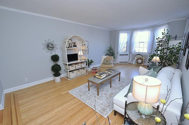 253 Garth Road 6J, Scarsdale, NY 10583