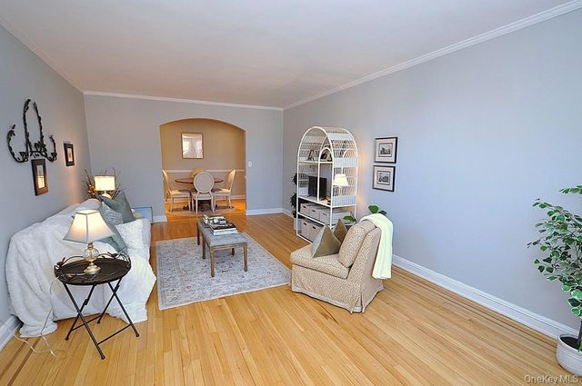 253 Garth Road 6J, Scarsdale, NY 10583