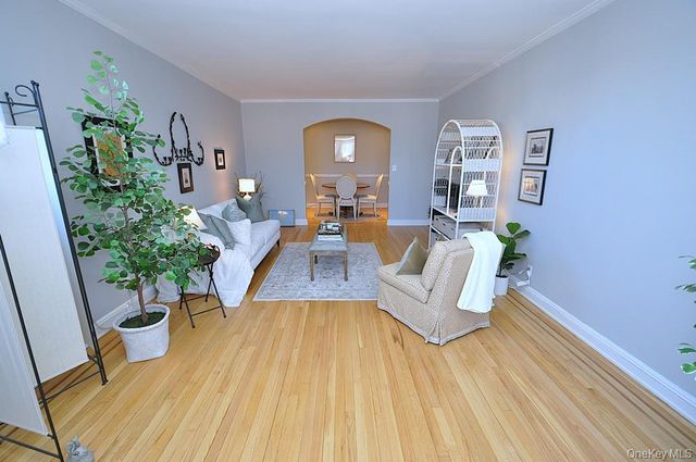 253 Garth Road 6J, Scarsdale, NY 10583