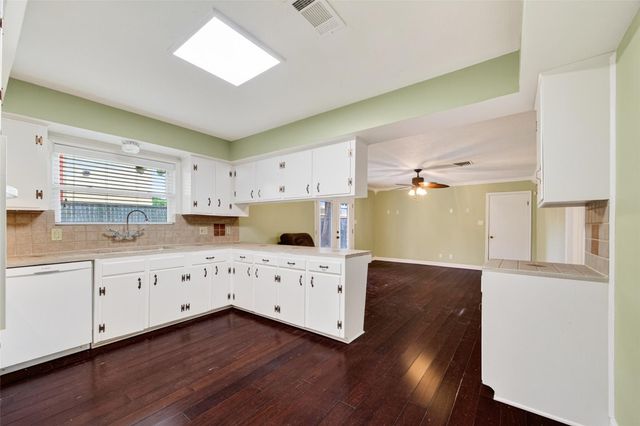 5411 Spellman Road, Houston, TX 77096