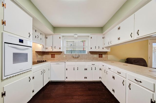 5411 Spellman Road, Houston, TX 77096