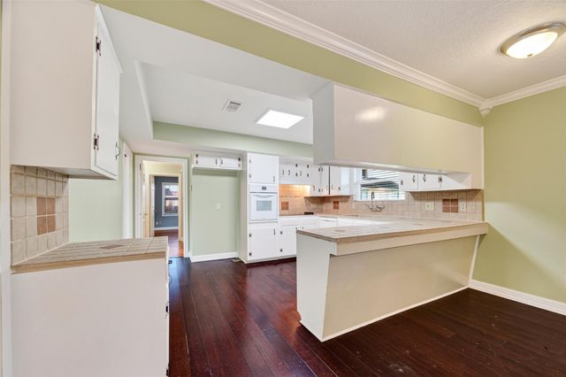 5411 Spellman Road, Houston, TX 77096