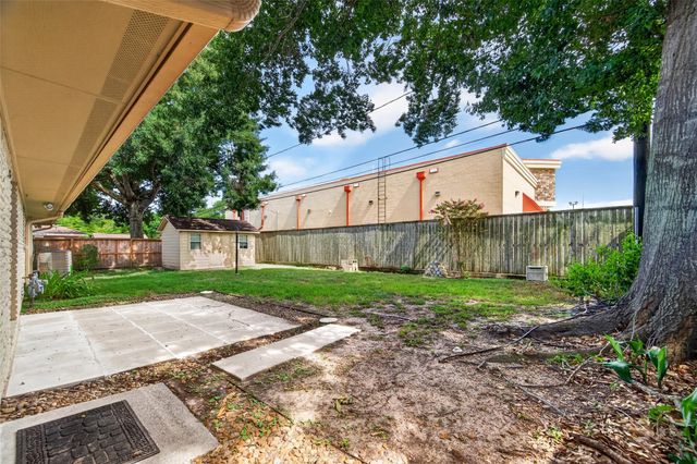 5411 Spellman Road, Houston, TX 77096