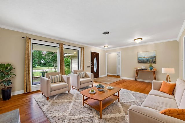 5411 Spellman Road, Houston, TX 77096