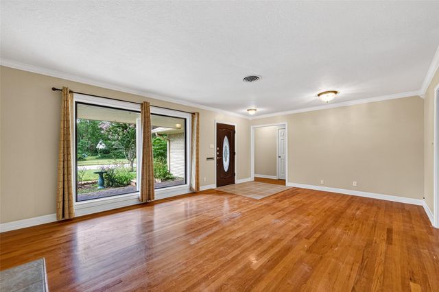 5411 Spellman Road, Houston, TX 77096