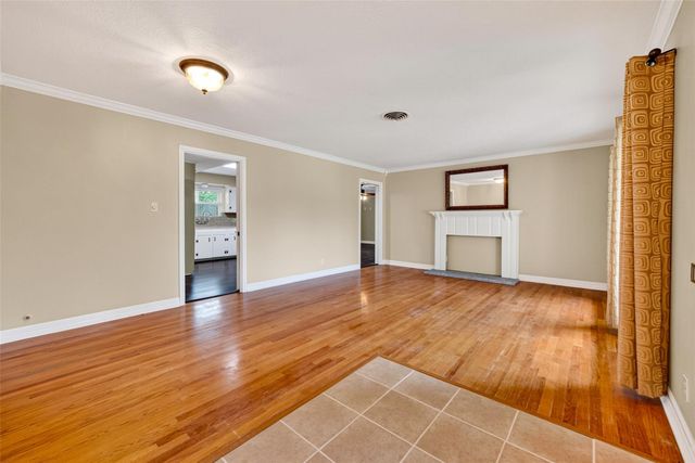 5411 Spellman Road, Houston, TX 77096
