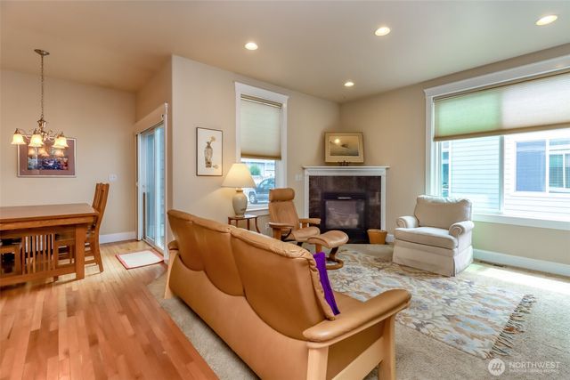 417 4th Street NE, Puyallup, WA 98372
