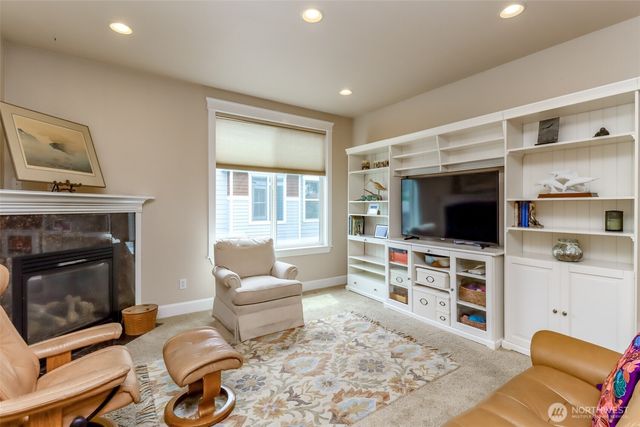 417 4th Street NE, Puyallup, WA 98372