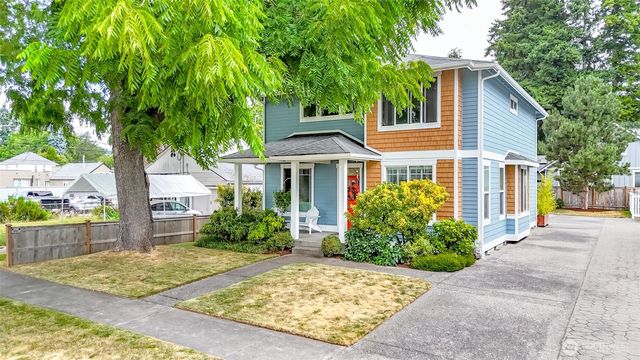 417 4th Street NE, Puyallup, WA 98372