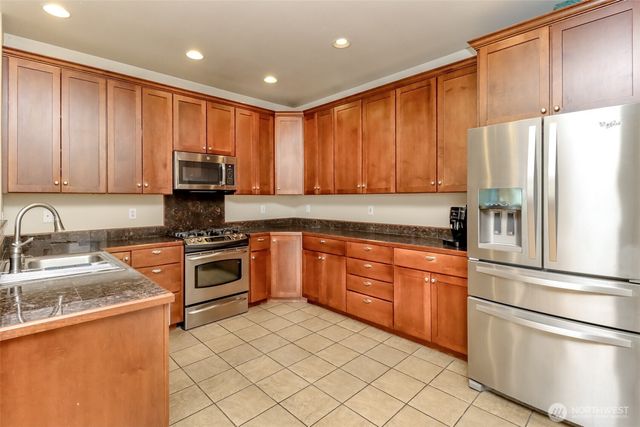 417 4th Street NE, Puyallup, WA 98372