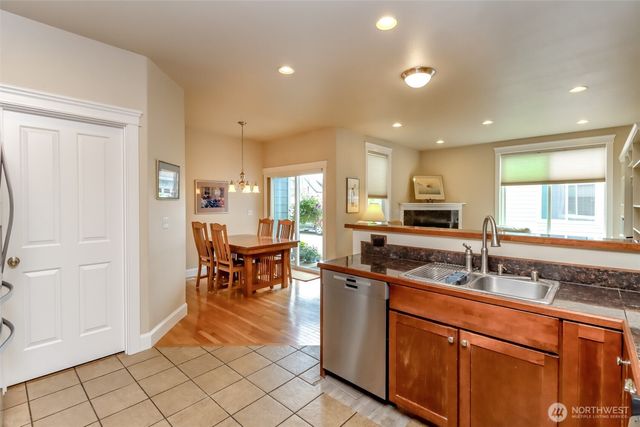 417 4th Street NE, Puyallup, WA 98372