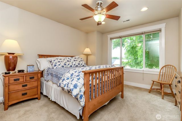 417 4th Street NE, Puyallup, WA 98372
