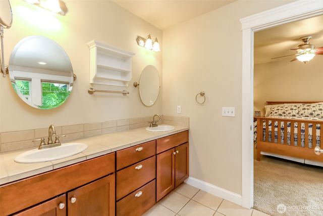 417 4th Street NE, Puyallup, WA 98372