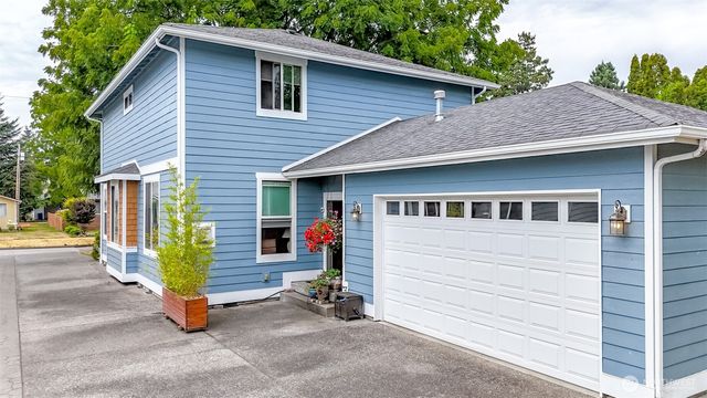 417 4th Street NE, Puyallup, WA 98372