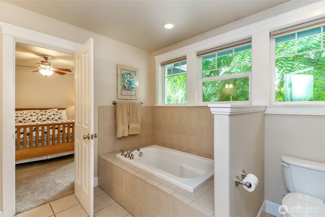 417 4th Street NE, Puyallup, WA 98372