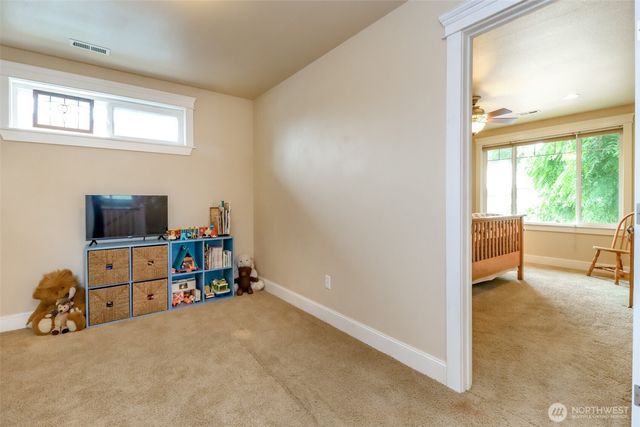 417 4th Street NE, Puyallup, WA 98372