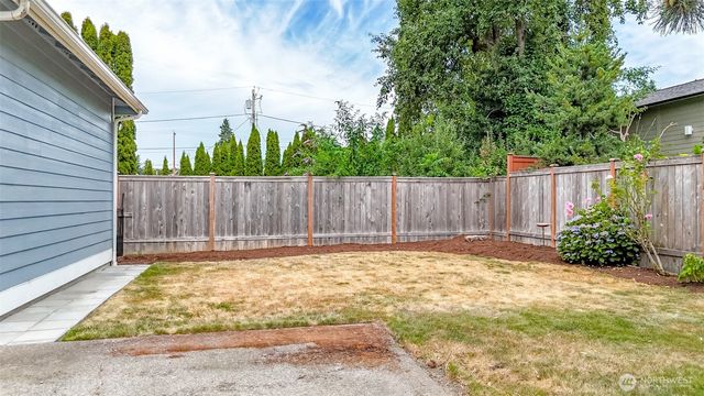 417 4th Street NE, Puyallup, WA 98372