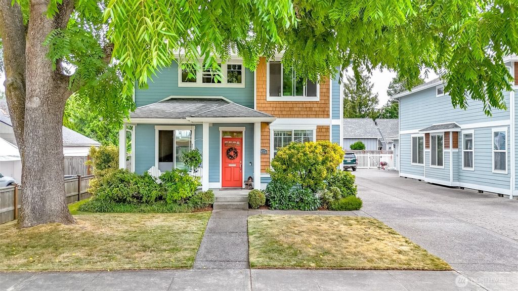 417 4th Street NE, Puyallup, WA 98372
