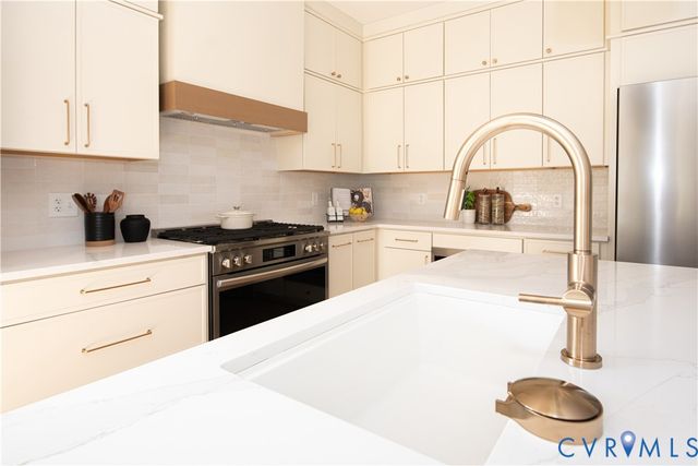 2402 Perry St, Richmond, VA 23225