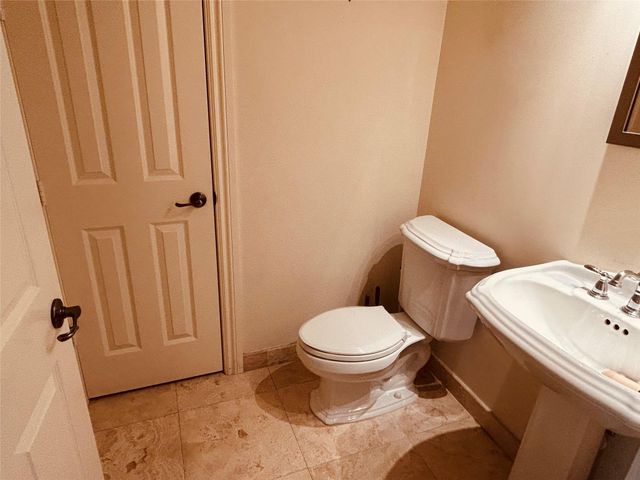 1750 NE 12th Street, Fort Lauderdale, FL 33304