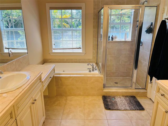 1750 NE 12th Street, Fort Lauderdale, FL 33304