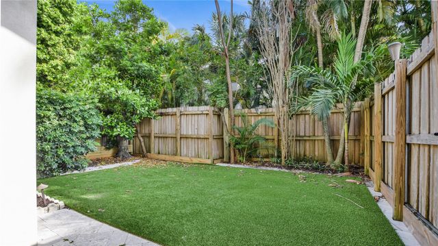1750 NE 12th Street, Fort Lauderdale, FL 33304
