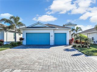 9288 Cayman DR, Naples, FL 34114