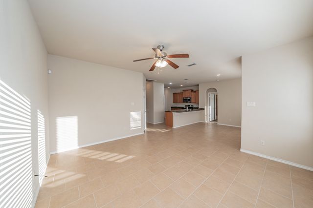 643 Alexander Street, Grand Prairie, TX 75051