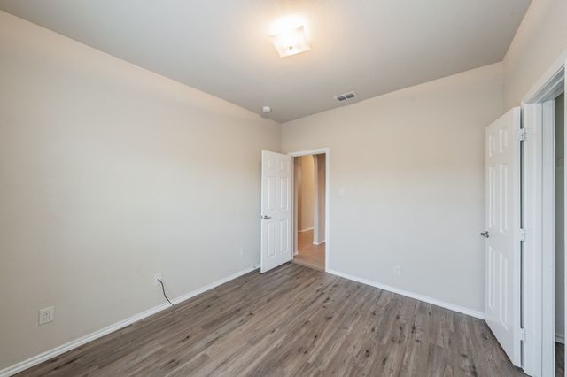 643 Alexander Street, Grand Prairie, TX 75051