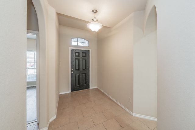 643 Alexander Street, Grand Prairie, TX 75051