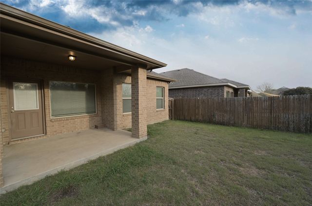 643 Alexander Street, Grand Prairie, TX 75051