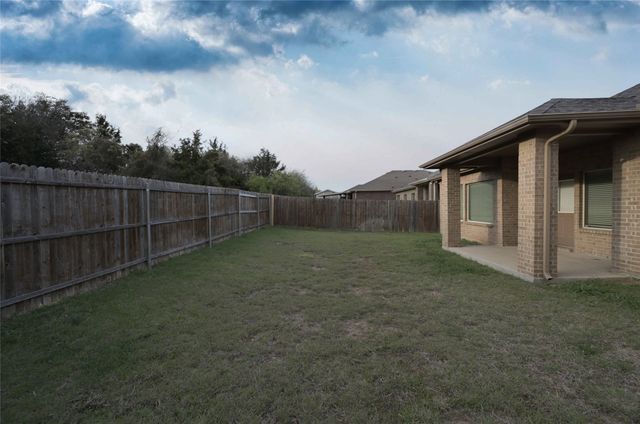 643 Alexander Street, Grand Prairie, TX 75051