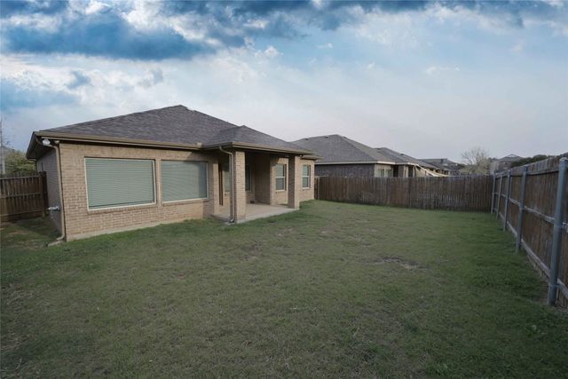643 Alexander Street, Grand Prairie, TX 75051