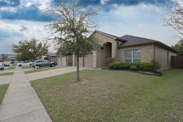 643 Alexander Street, Grand Prairie, TX 75051