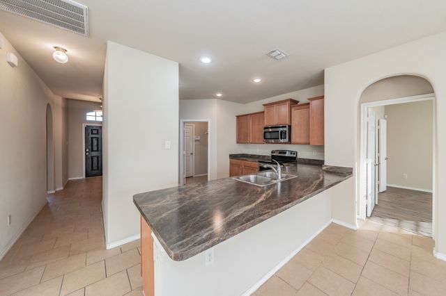 643 Alexander Street, Grand Prairie, TX 75051