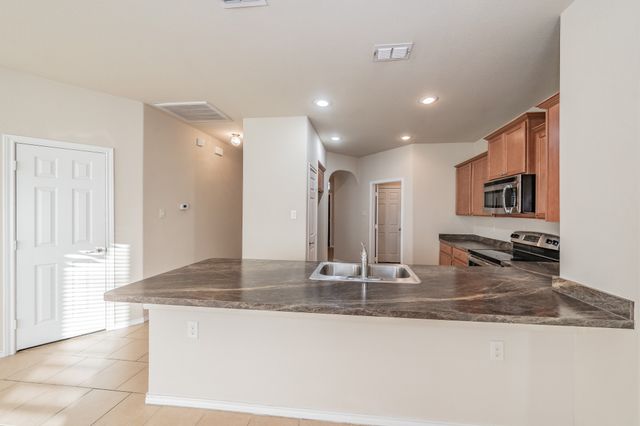 643 Alexander Street, Grand Prairie, TX 75051