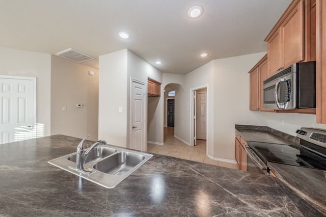 643 Alexander Street, Grand Prairie, TX 75051