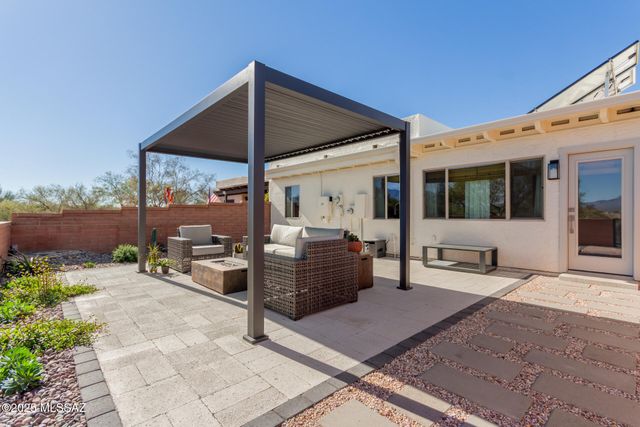 501 W Ocotillo Place, Green Valley, AZ 85614