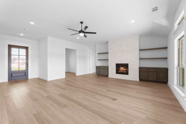 1099 Paradise Parkway, Poolville, TX 76487