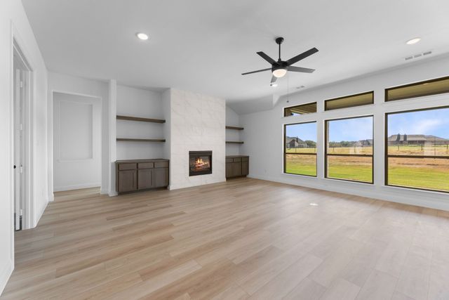 1099 Paradise Parkway, Poolville, TX 76487