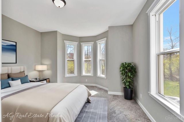 4703 Stewart Avenue, Cincinnati, OH 45227