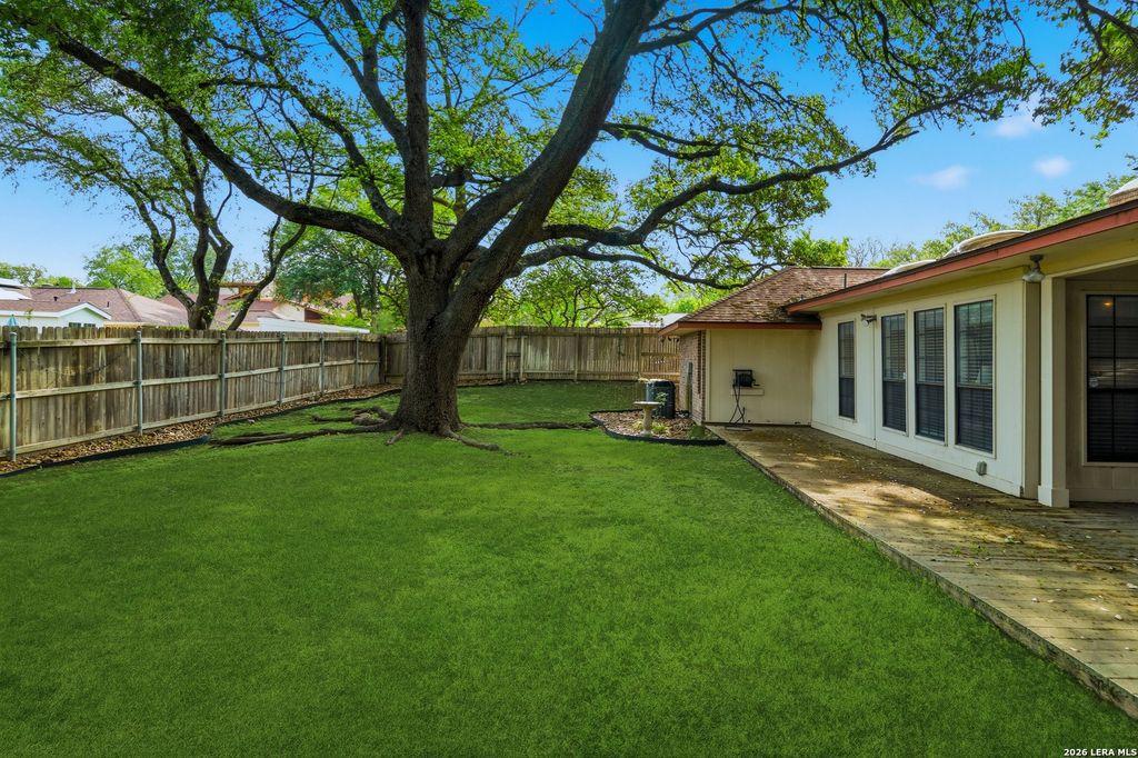 6319 Lakewood Park, Windcrest, TX 78239