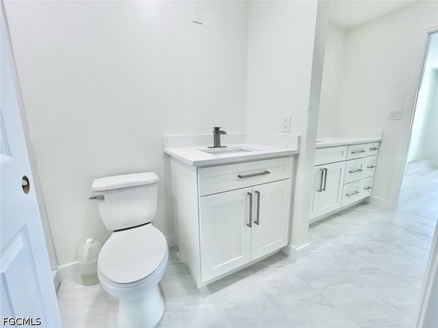 6220 Augusta DR 413, Fort Myers, FL 33907